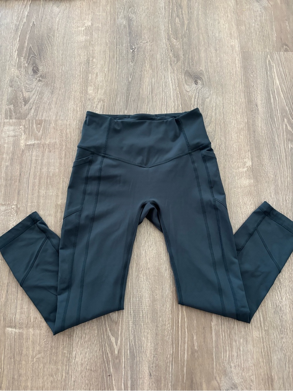 Lululemon Leggings w/pockets (6) - Picture 4 of 6